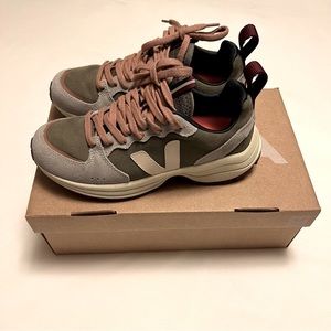 Veja Venturi Suede Chunky Sneakers Khaki Sable Oxblood Green Pink Sz 7